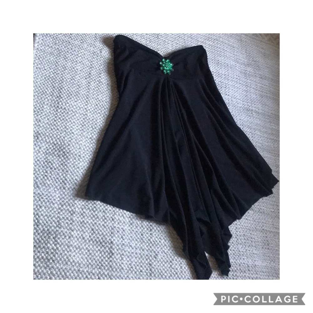 Black Center Broached Halter Swing Top